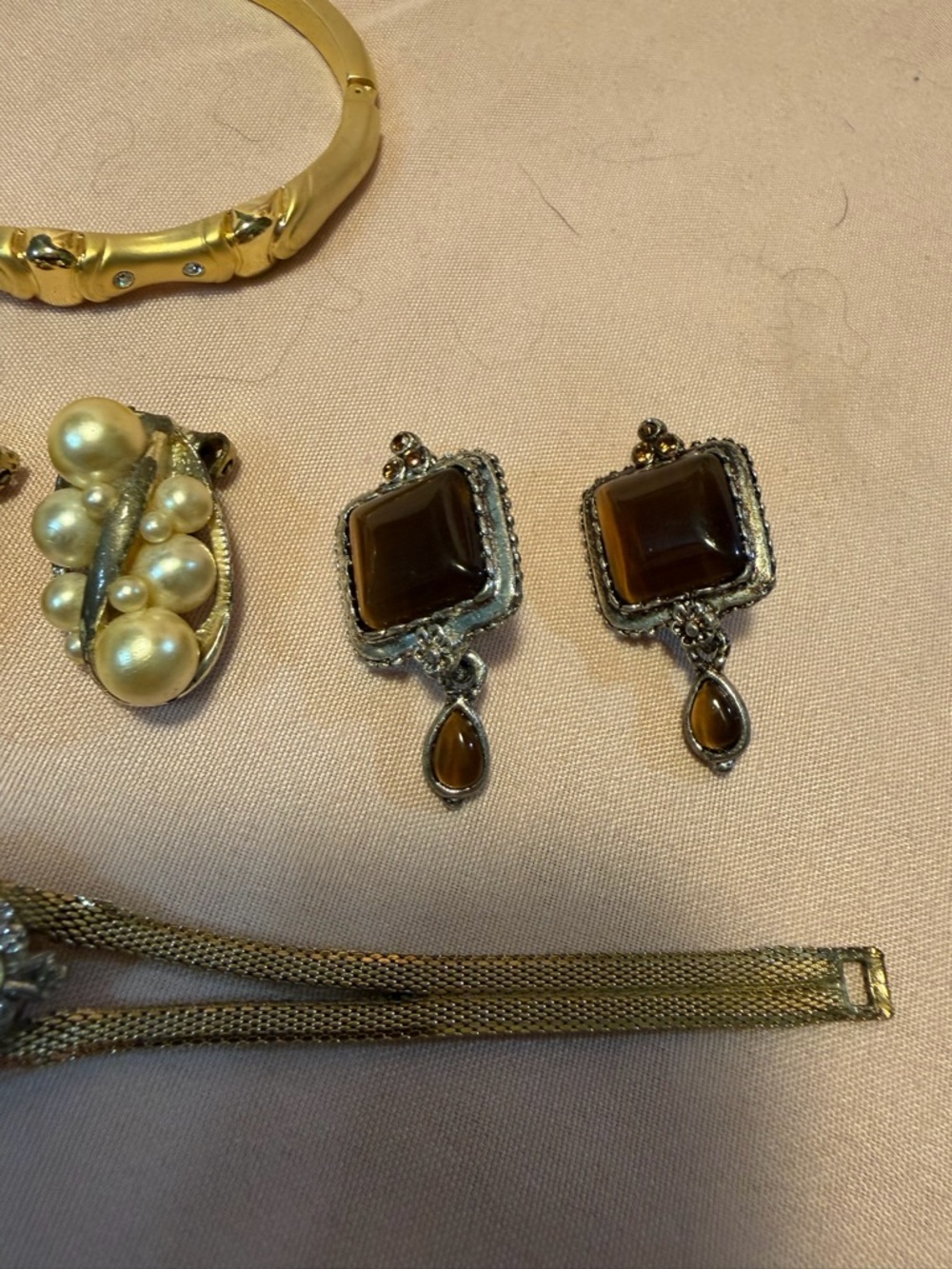 Gold-tone Pearl & Stone Accent Jewelry Set - Picture 6 of 11